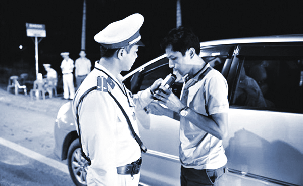 Xử phạt hành vi sử dụng rượu bia khi tham gia giao thông - ảnh 1