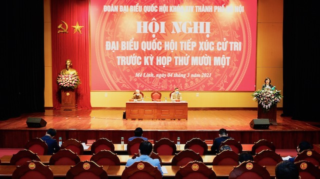 Quan cảnh buổi tiếp xúc cử tri ở huyện Mê Linh