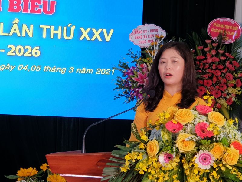 Đồng ch&iacute; L&ecirc; Thị Tuyết - B&iacute; thư Đảng ủy, Chủ tịch HĐND x&atilde; Li&ecirc;n H&agrave; ph&aacute;t biểu chỉ đạo Đại hội