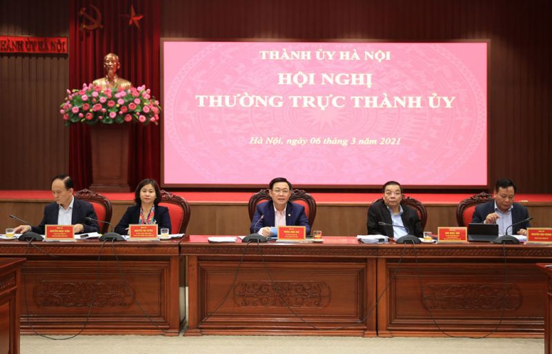 Các đồng chí Thường trực Thành ủy chủ trì hội nghị.