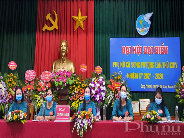 Đo&agrave;n Chủ tịch điều h&agrave;nh Đại hội.