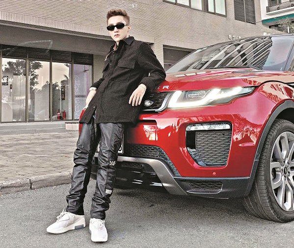 Ca sĩ Sơn T&ugrave;ng M-TP