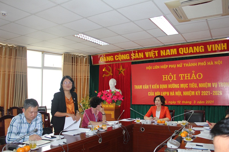 Các đại biểu thẳng thắn đóng góp ý kiến vào dự thảo lần 1 Báo cáo chính trị  Đại hội đại biểu phụ nữ thành phố Hà Nội nhiệm kỳ 2021 -2026