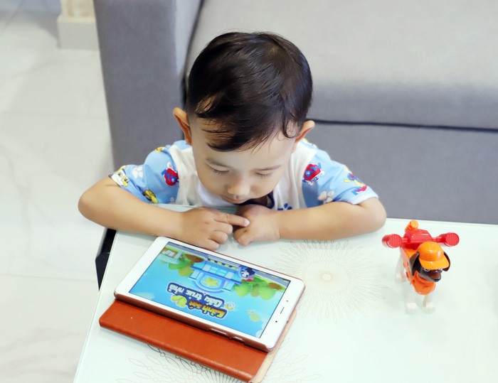 Phụ huynh kh&ocirc;ng được chủ quan đ&ecirc;̉ trẻ 