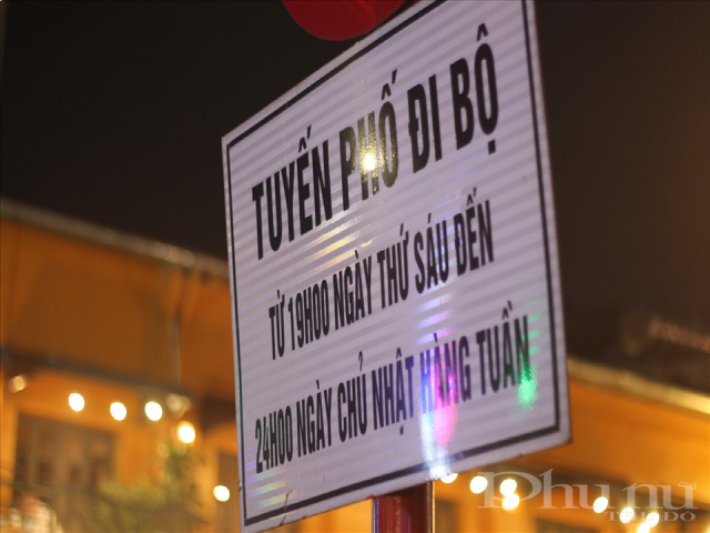 Phố đi bộ hồ Hoàn Kiếm đông đúc tối cuối tuần - ảnh 6