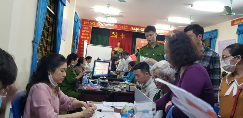 Nhiều người đ&atilde; lựa chọn dịch vụ gửi kết quả theo chuyển ph&aacute;t nhanh