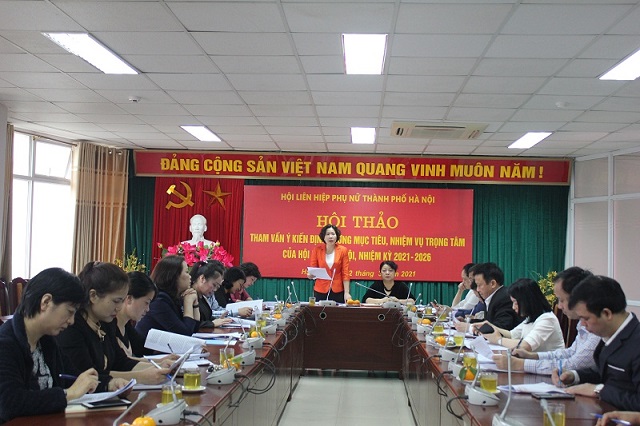 Đồng chí Lê Kim Anh, Chủ tịch Hội LHPN Hà Nội chủ trì hội thảo Tham vấn ý kiến cho Dự thảo Báo cáo chính trị tại Đại hội Phụ nữ TP nhiệm kỳ 2021-2026