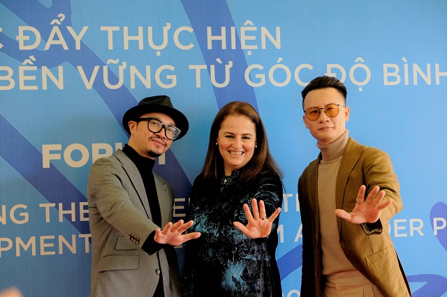 Hạnh phúc là được yêu thương - ảnh 6
