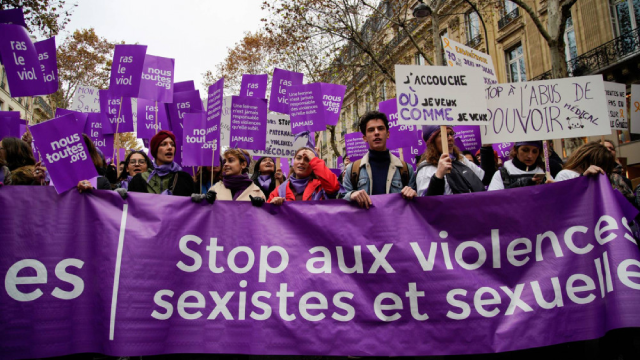 Luật hiện hành của Pháp bị cho là không bảo vệ trẻ em gái khỏi nạn hiếp dâm. Người dân Pháp đã nhiều lần bày tỏ sự phản đối với 