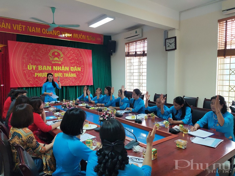 BCH Hội phụ nữ phường họp phiên thứ I