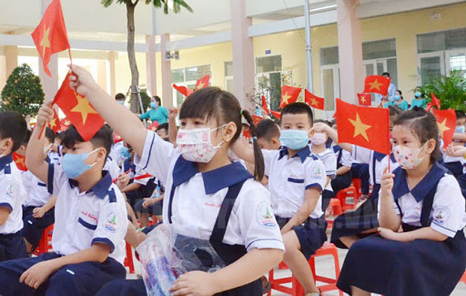 100% trẻ 5 tuổi và lớp 1 cư trú trên địa bàn thành phố Hồ Chí Minh được huy động đến trường.