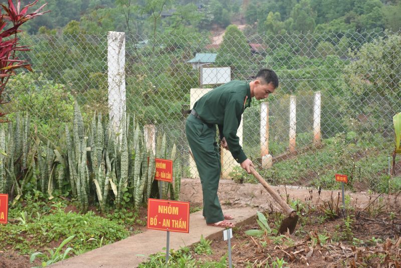 Chia sẻ sự khó khăn, vất vả của người lính biên phòng trong thời bình - ảnh 6