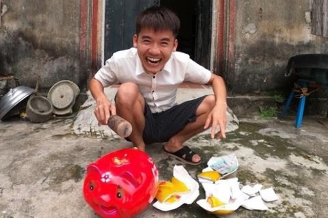 Một youtuber &ldquo;h&aacute;i ra tiền&rdquo; nhờ nội dung nhảm