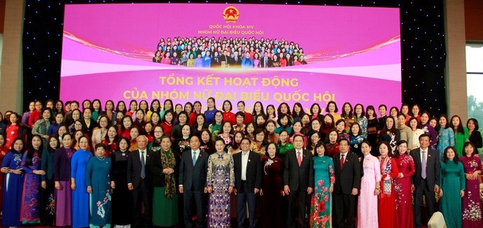 C&aacute;c l&atilde;nh đạo Đảng, Nh&agrave; nước chụp ảnh, giao lưu c&ugrave;ng Nh&oacute;m nữ ĐBQH kh&oacute;a XIV