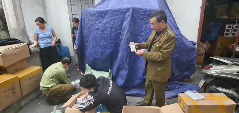 Lực lượng chức năng kiểm tra sản phẩm