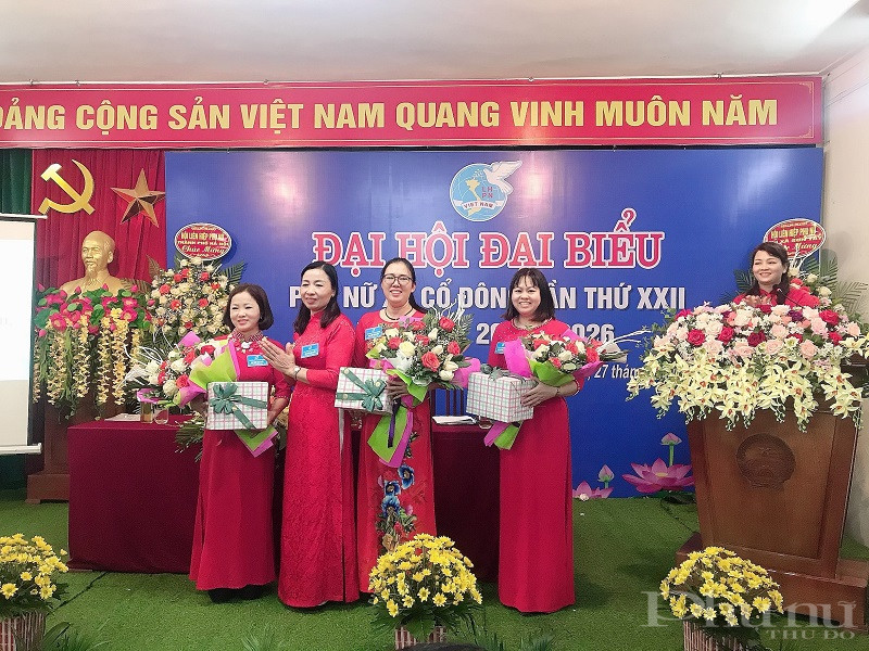 CHia tay các đồng chí không tiếp tục ứng cử BCH khóa mới.