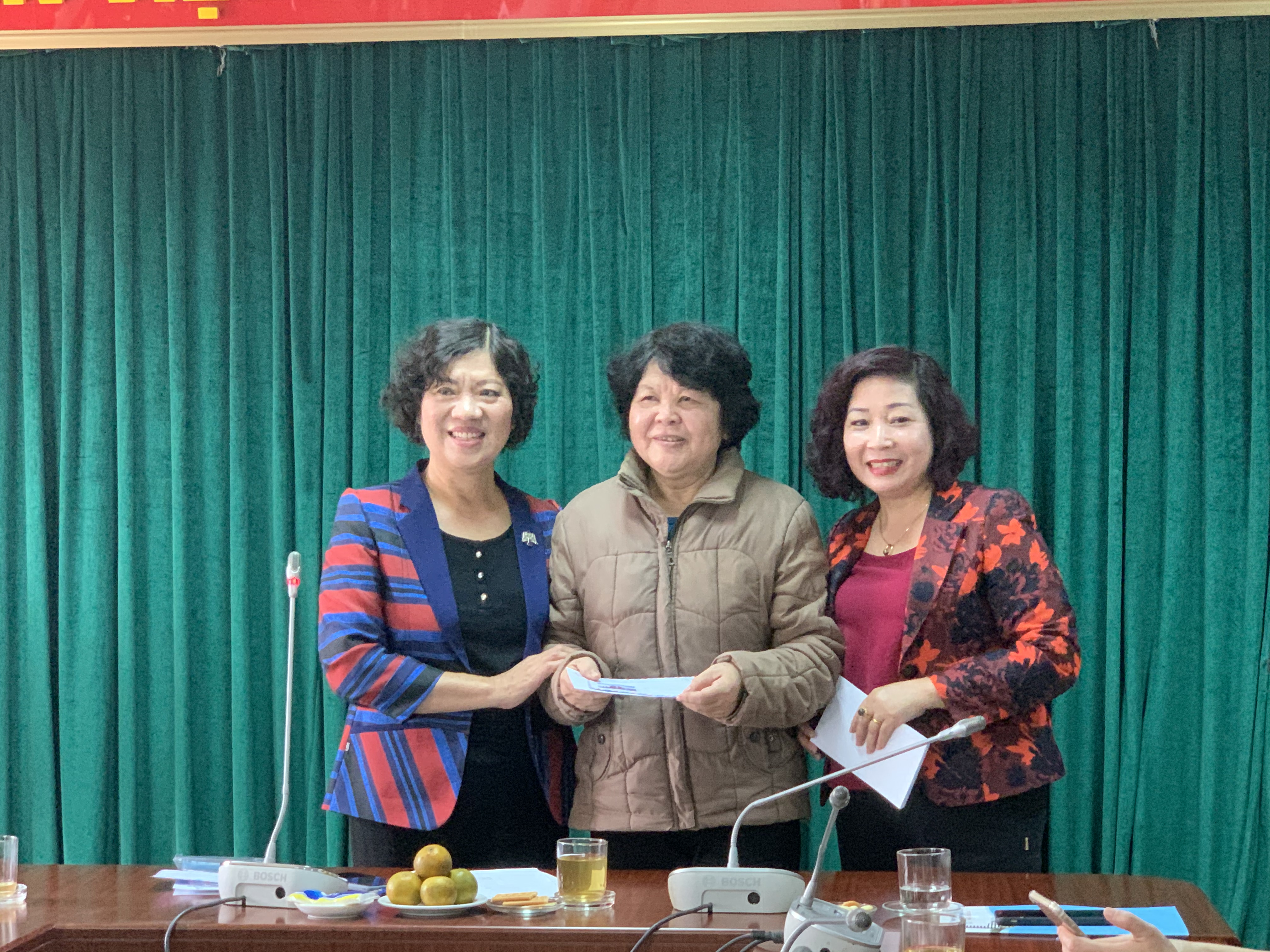 Hội LHPN Hà Nội: Gặp mặt các cán bộ lãnh đạo hưu trí qua các thời kỳ - ảnh 10