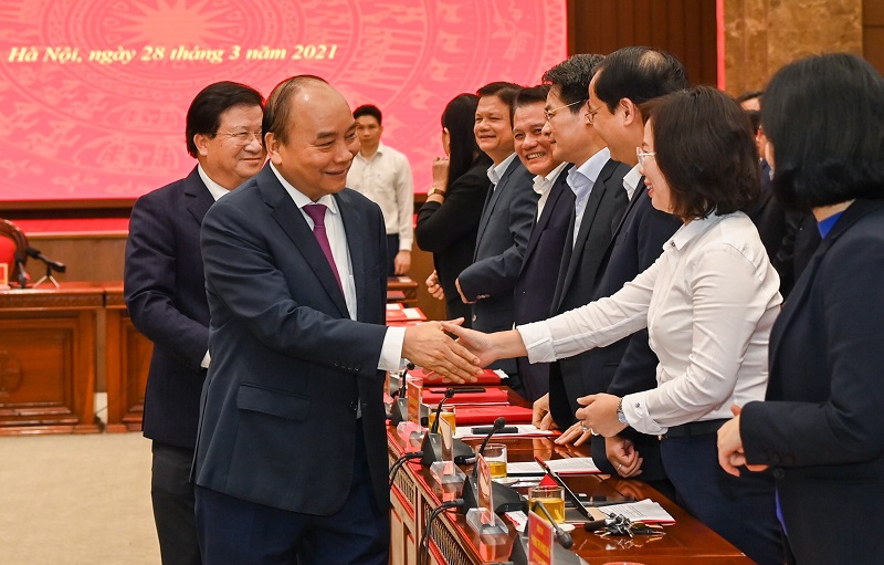 Thủ tướng Nguyễn Xuân Phúc với các đại biểu dự buổi làm việc. Thủ tướng Nguyễn Xuân Phúc với các đại biểu dự buổi làm việc.