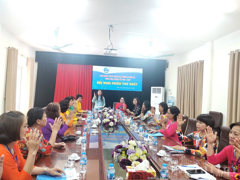 Phiên họp thứ Nhất BCH Hội LHPN phường lần thứ XIII