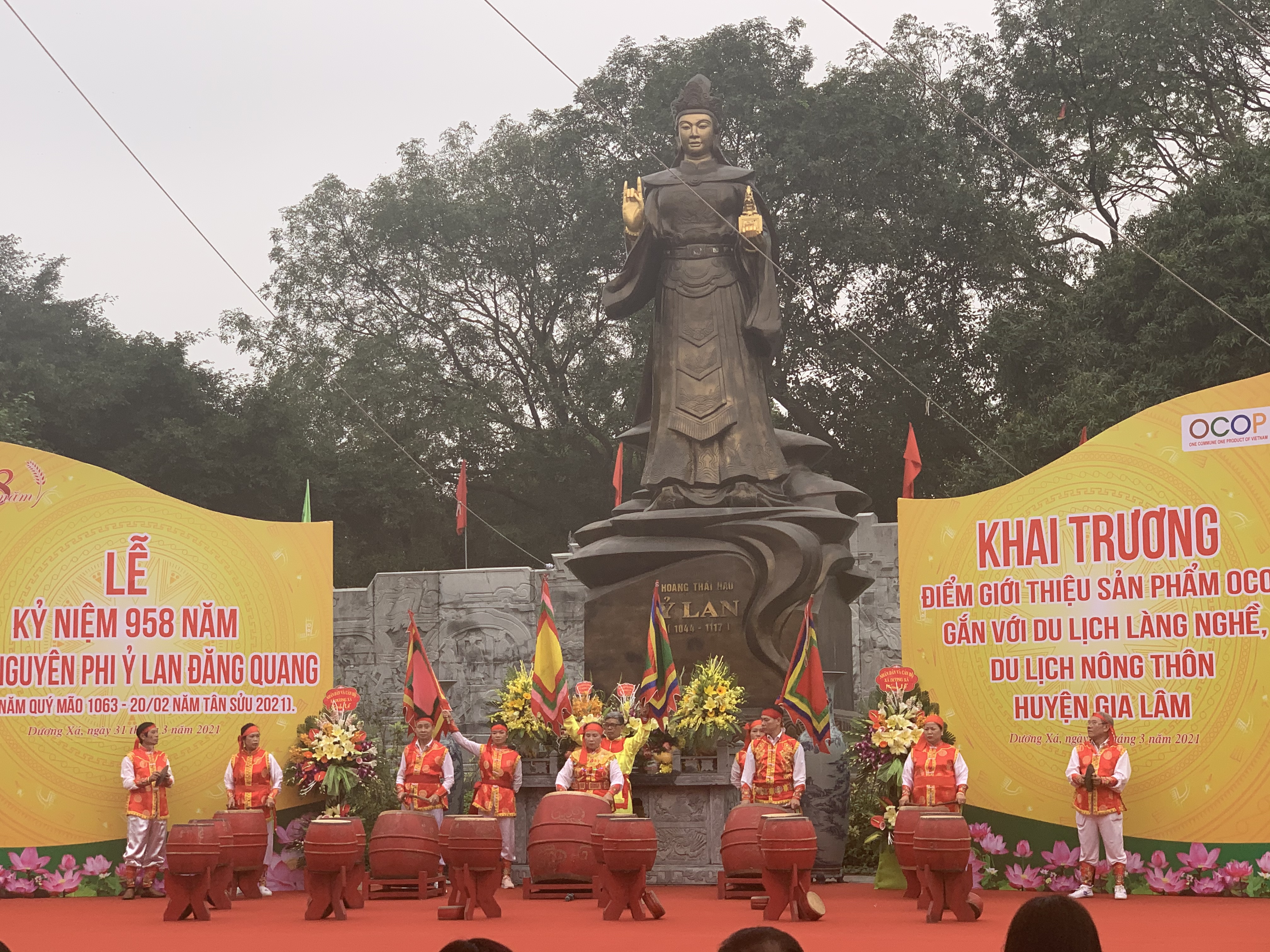 Gia Lâm khai trương điểm giới thiệu bán sản phẩm OCOP ở xã Dương Xá - ảnh 2