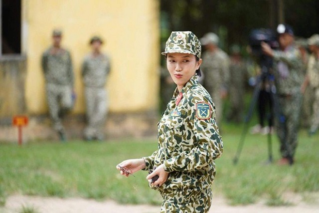 Diệu Nhi trong chương trình “Sao nhập ngũ”