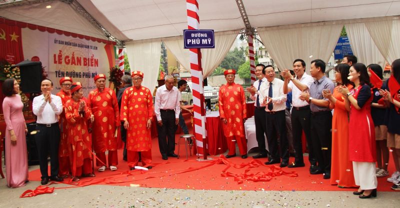 Lễ gắn t&ecirc;n đường Ph&uacute; Mỹ được tổ chức trang trọng