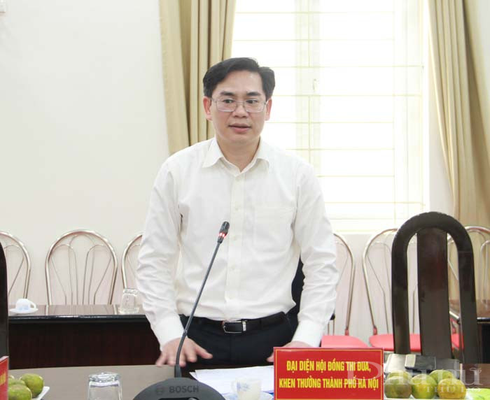 Đồng chí Đỗ Đức Thịnh, Phó Trưởng ban Thi đua khen thưởng Thành phố phát biểu chỉ đạo hội nghị.