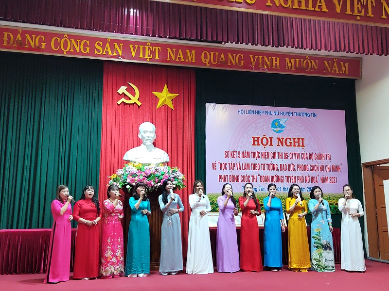 Tiết mục văn nghệ chào mừng hội nghị Tiết mục văn nghệ chào mừng hội nghị