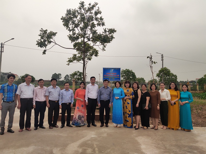 Các đại biểu chụp ảnh lưu niệm Các đại biểu chụp ảnh lưu niệm