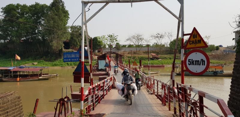 Trưởng thôn Lương Phúc Nguyễn Đình Chỉnh cho biết: Người dân đã ước mơ về cây cầu mới nhiều năm nay.