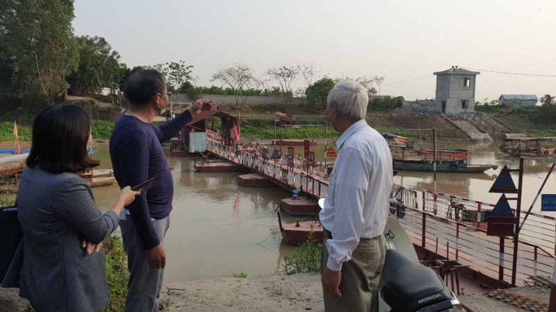 Ông Nguyễn Đức Minh, Bí thư Chi bộ thôn Lương Phúc cho biết, người dân nơi đây rất mong có cây cầu bê tông