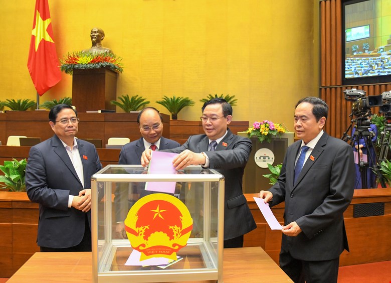 Lãnh đạo Đảng, Nhà nước bỏ phiếu