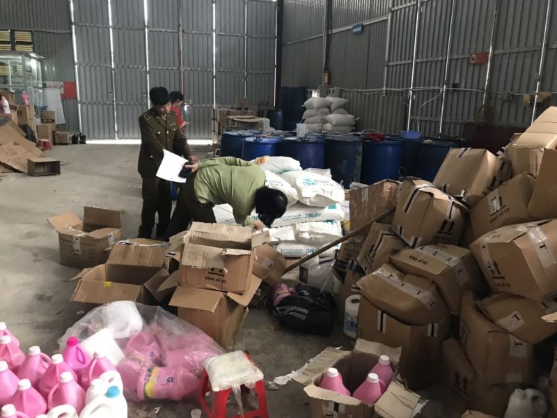 Lực lượng chức năng kiểm tra cơ sở