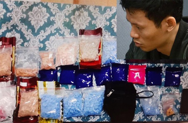 Nguyễn Văn Quý và tang vật vụ án. Nguyễn Văn Quý và tang vật vụ án.