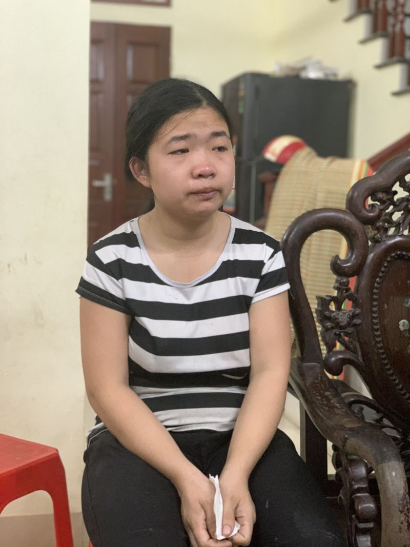 Cháu Lê Kim Oanh được chị Hà nuôi dưỡng luôn khóc khi nhắc đến 