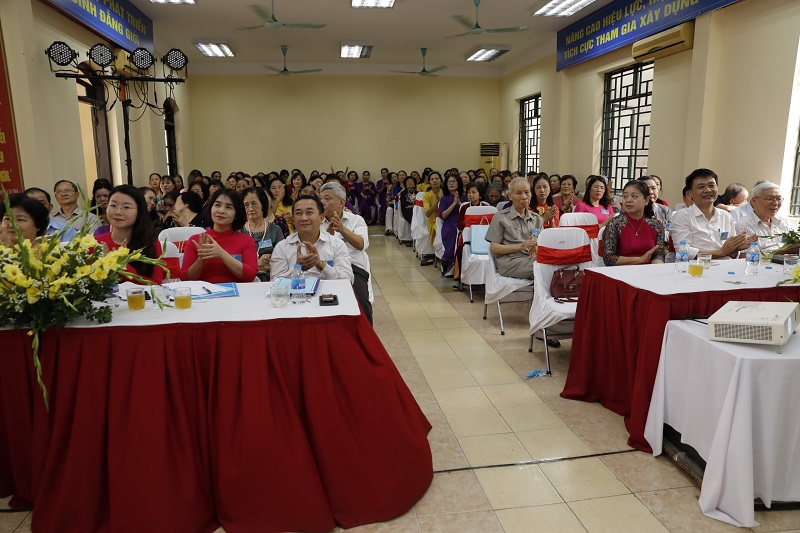 Các đại biểu tham dự hội nghị