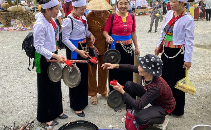 Ba Vì còn nổi bật với nhiều nét văn hoá đặc sắc của các dân tộc thiểu số