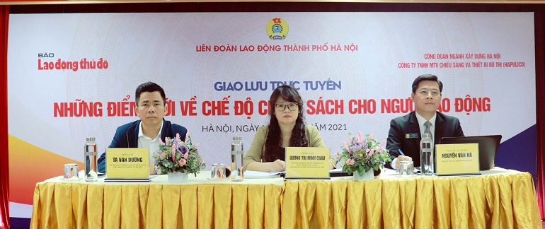 Các chuyên gia tham dự buổi trực tuyên giải đáp thắc mắc những vấn đề liên quan đến