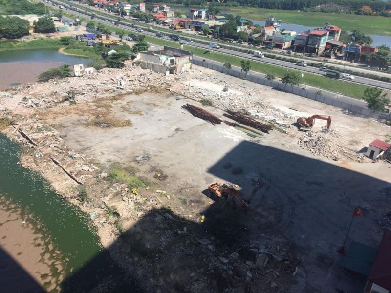 Vị tr&iacute; l&ocirc; đất ven đường V&agrave;nh đai 3 được chuẩn bị l&agrave;m bến xe Y&ecirc;n Sở.