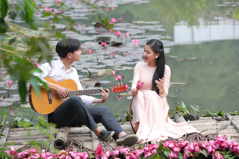 Những cảnh diễn tả tình yêu đầu đời của nữ nghệ sĩ rất trong sáng, hồn nhiên