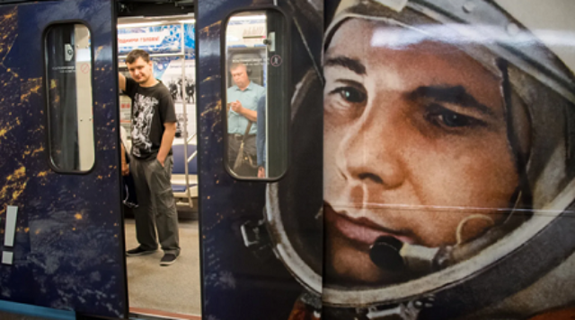 Hình ảnh của Yuri Gagarin hiện diện khắp nơi trên đất nước Nga - Ảnh: AFP