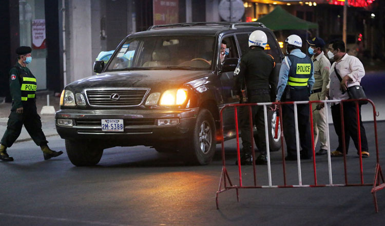 Campuchia phong tỏa thủ đô 2 tuần.