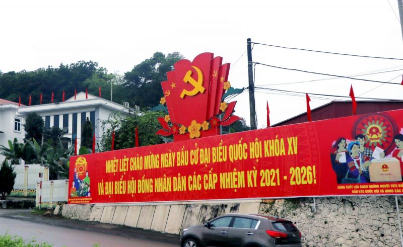 Huyện Yên Bình, tỉnh Yên Bái chuẩn bị chu đáo, sẵn sàng cho Ngày hội bầu cử. Ảnh: Tiến Khánh/TTXVN Huyện Yên Bình, tỉnh Yên Bái chuẩn bị chu đáo, sẵn sàng cho Ngày hội bầu cử. Ảnh: Tiến Khánh/TTXVN