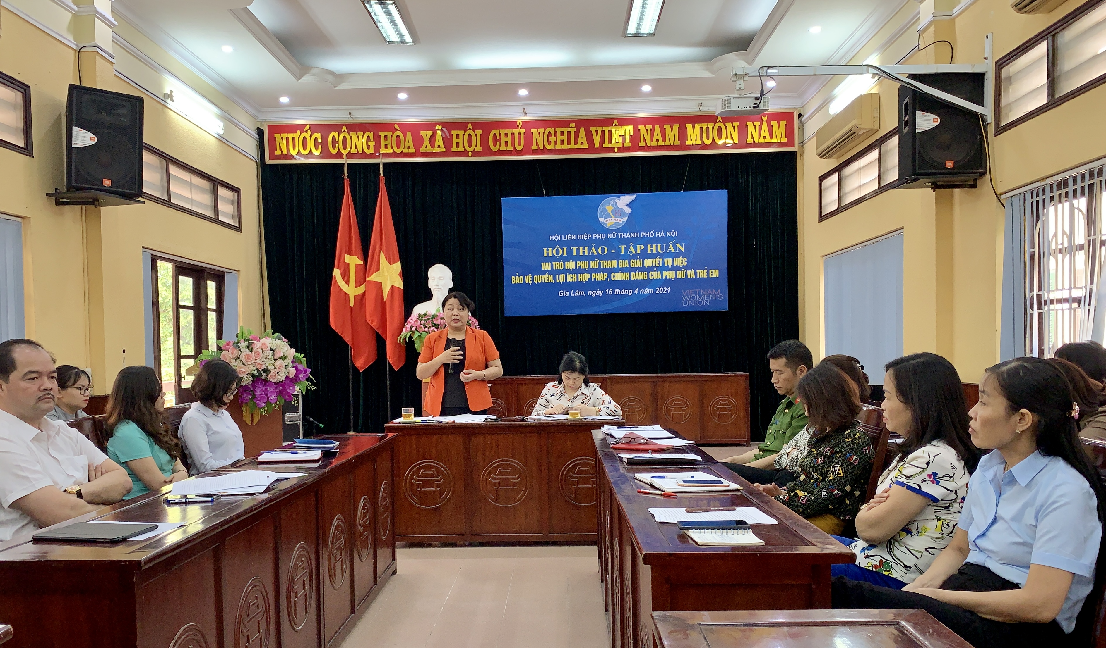 Các đại biểu tham gia hội thảo