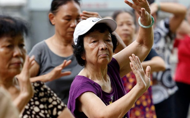 Nguy cơ “chưa giàu đã già” đang hiện rõ - ảnh 1