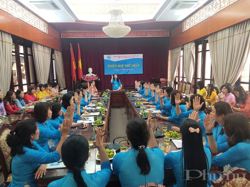 Phiên họp lần thứ Nhất BCH Hội LHPN huyện Đông Anh lần thứ XXIV