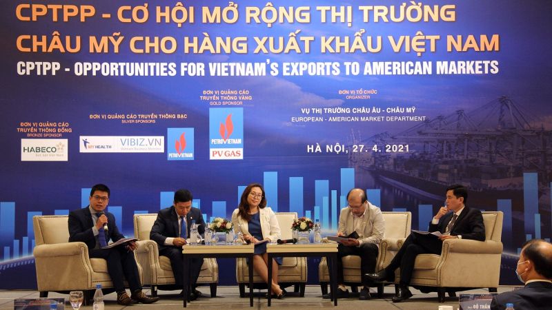 Các đại biểu thảo luận