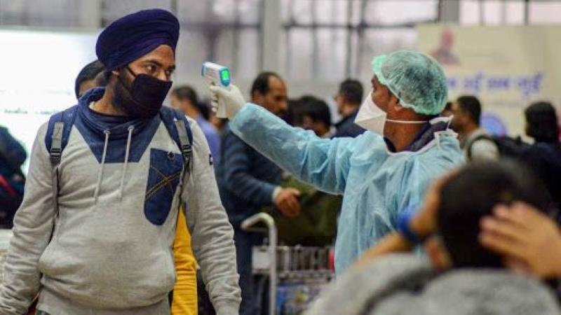 Ấn Độ cũng đã gia tăng các biện pháp kiểm soát sân bay chặt chẽ nhằm ngăn ngừa dịch Covid-19. (Nguồn: PTI)