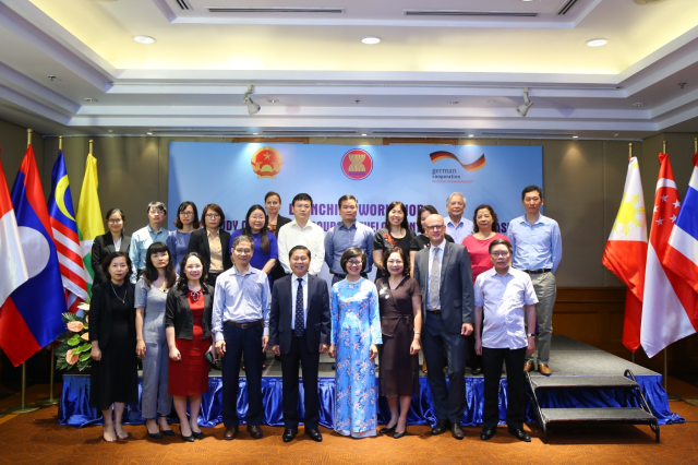 Các đại biểu tham dự Lễ ra mắt Các đại biểu tham dự Lễ ra mắt