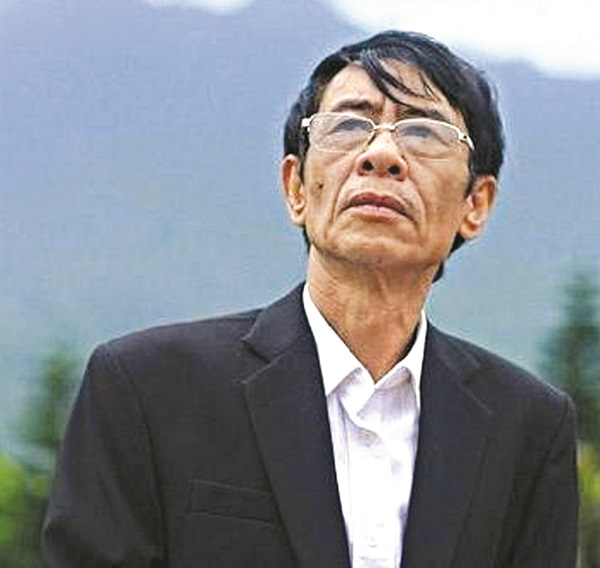 Nhà thơ Hoàng Nhuận Cầm